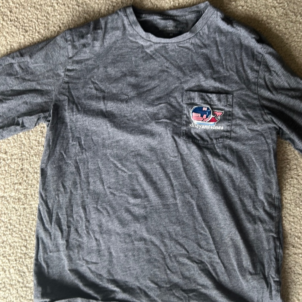 Vineyard vines hockey long sleeve shirt